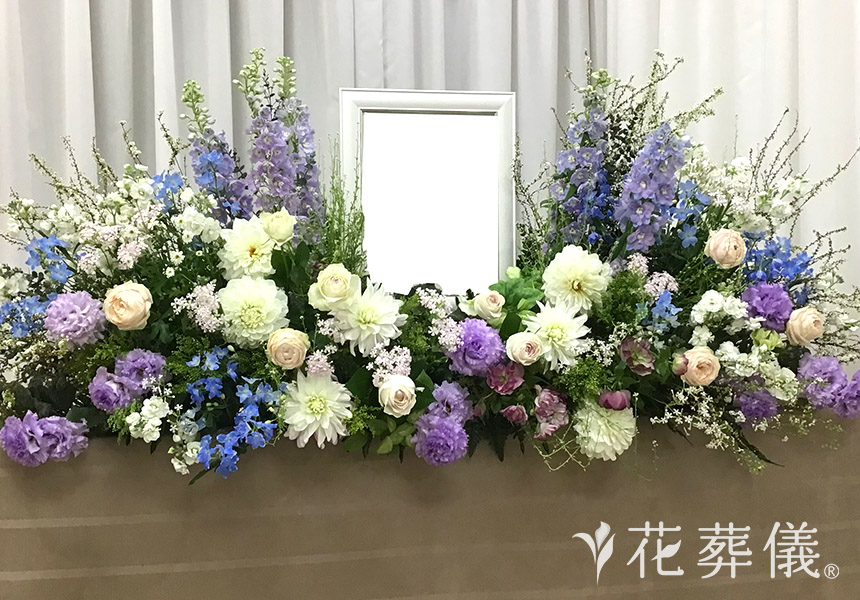 クリスマスローズの花祭壇