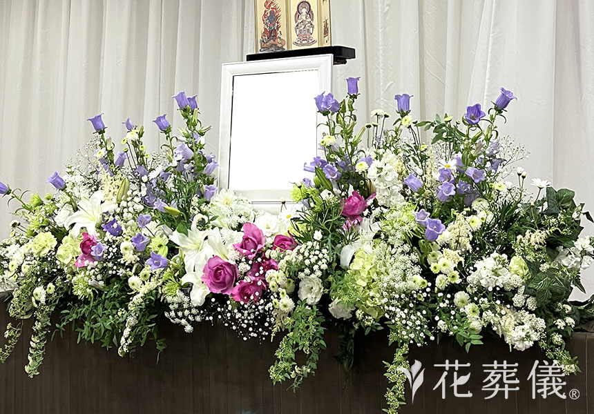 小さな鐘の花祭壇