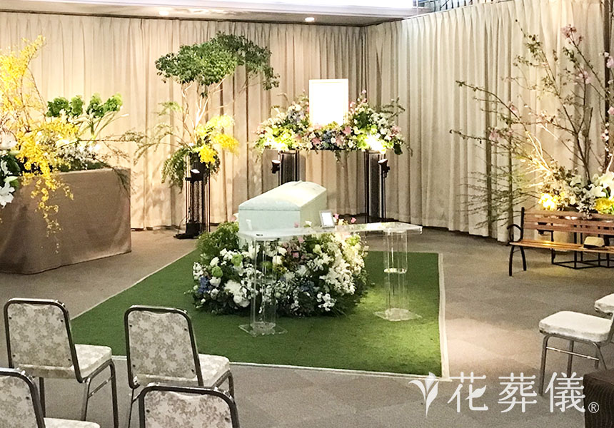 孫と遊んだ公園の花祭壇