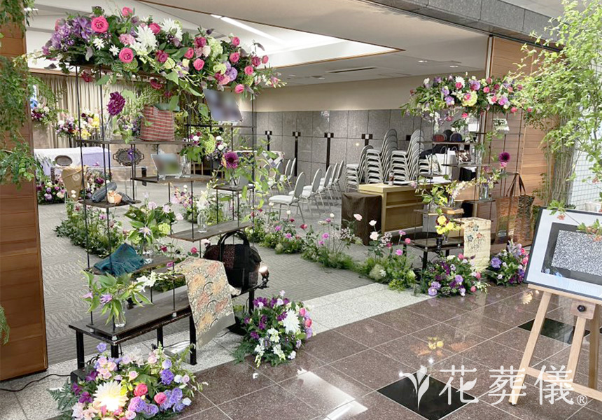 フラワーロードの花祭壇