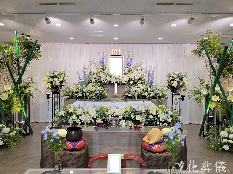 智福寺会館で葬儀を行ったお客様の祭壇写真01