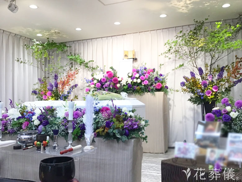 多磨葬祭場　日華斎場で葬儀を行ったお客様の祭壇写真02