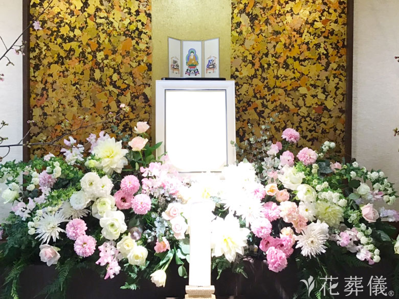安養院 ひかり陵苑で葬儀を行ったお客様の祭壇写真03
