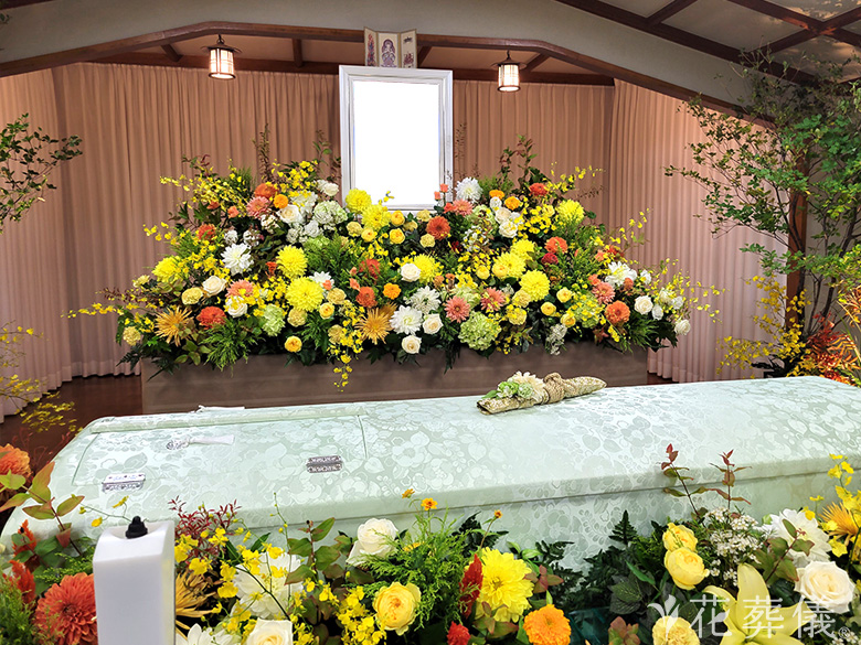 多磨寺で葬儀を行ったお客様の祭壇写真03