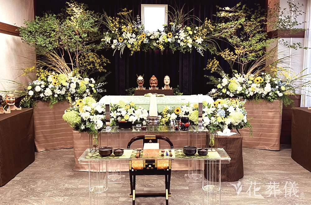 能面展の花祭壇