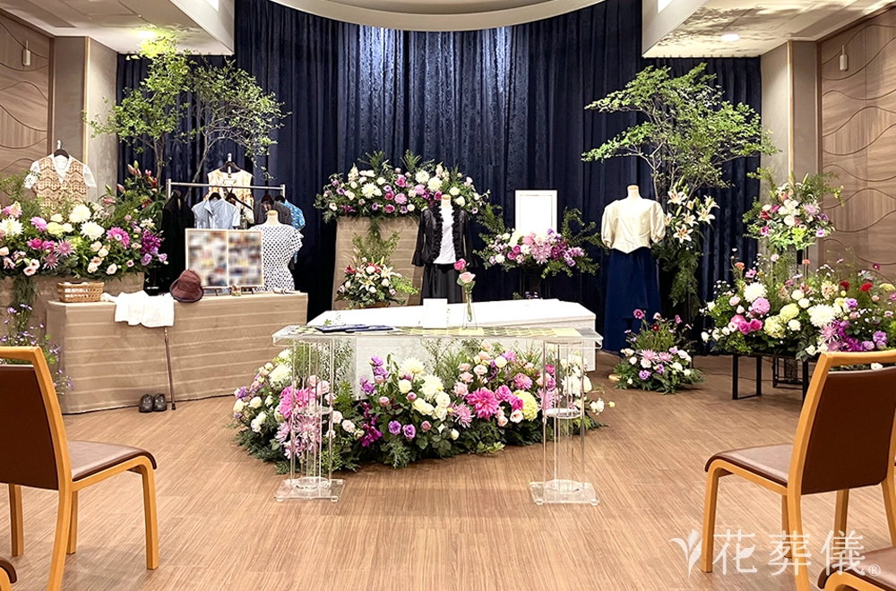 優雅にの花祭壇