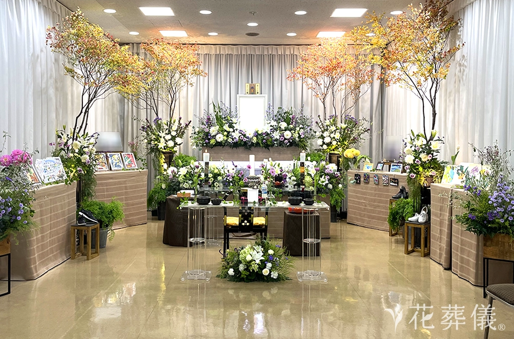 行きたいところへこれからもの花祭壇
