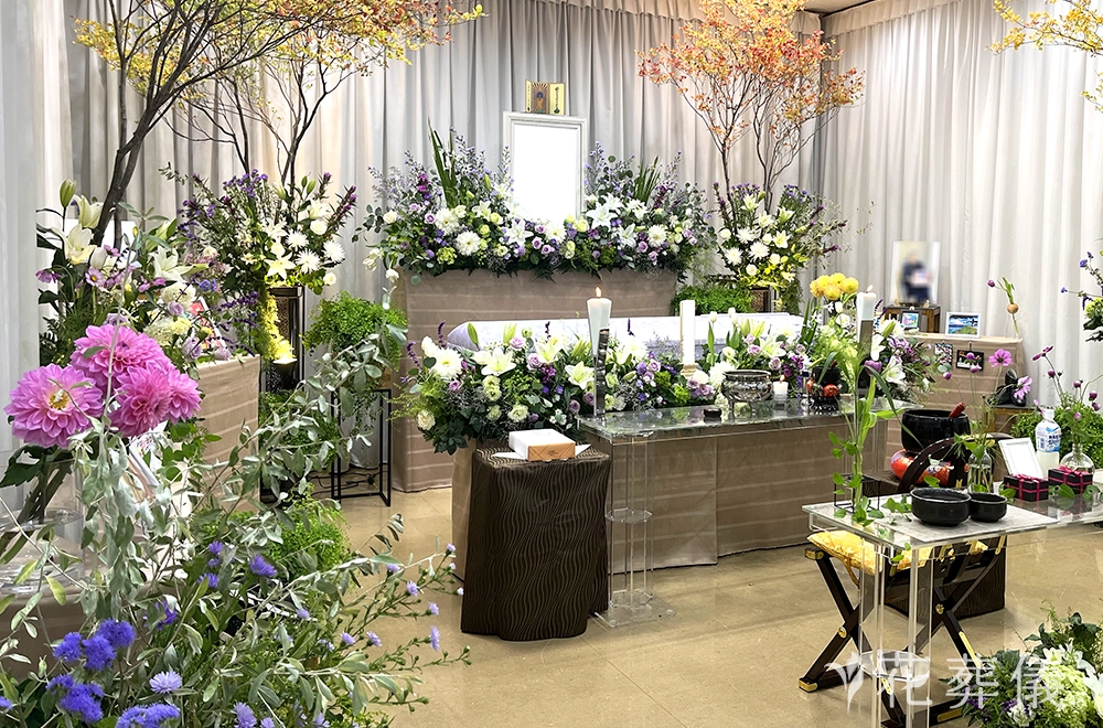 行きたいところへこれからもの花祭壇