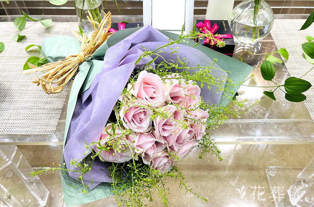 行きたいところへこれからもの花祭壇