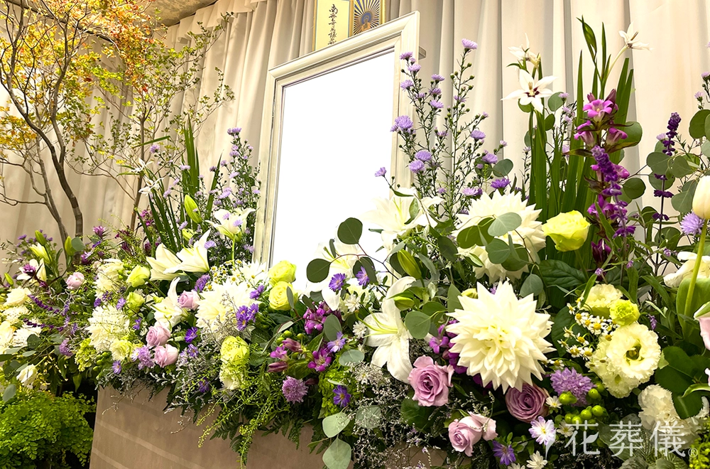 行きたいところへこれからもの花祭壇