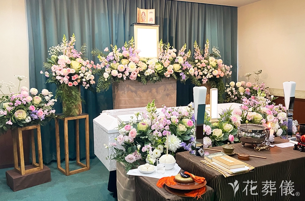 パステルピンクの花祭壇