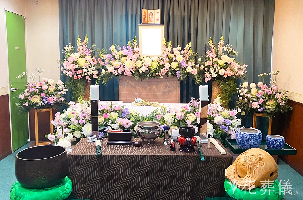 パステルピンクの花祭壇