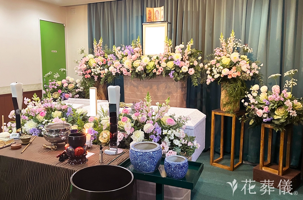 パステルピンクの花祭壇