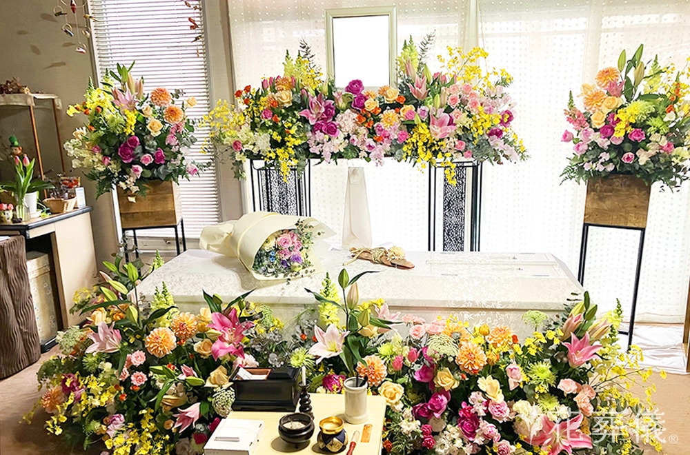 華やぐの花祭壇