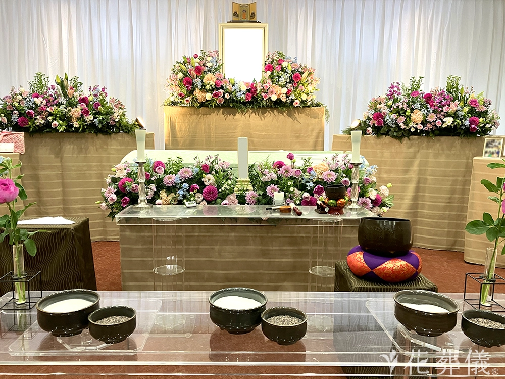 谷塚斎場で葬儀を行ったお客様の祭壇写真02