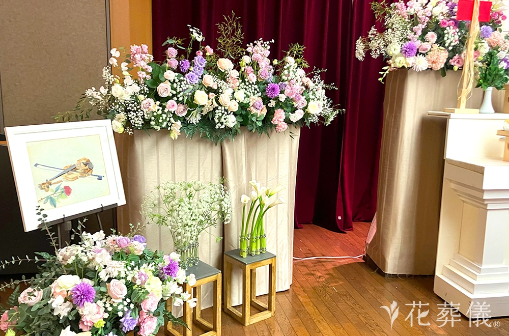 レースのような祭壇の花祭壇
