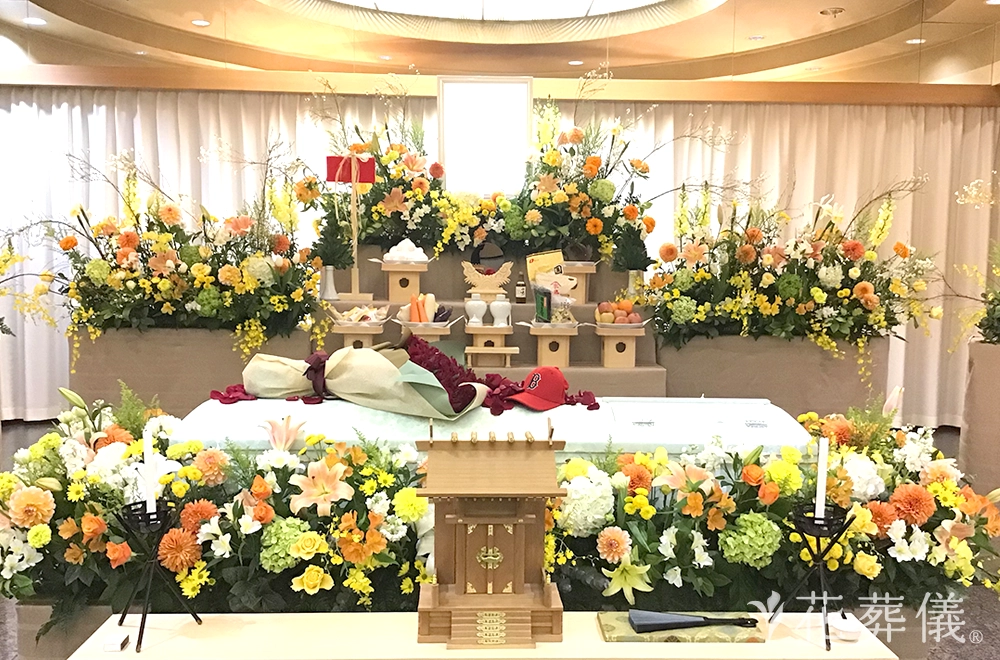 めぐる季節の花祭壇