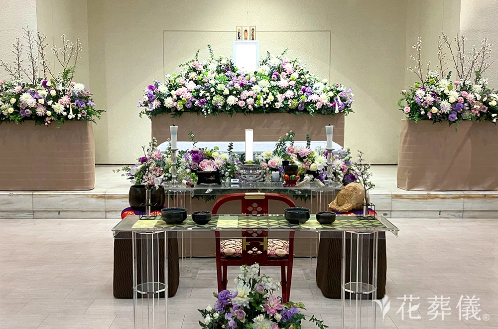 ホワイトトーチの花祭壇