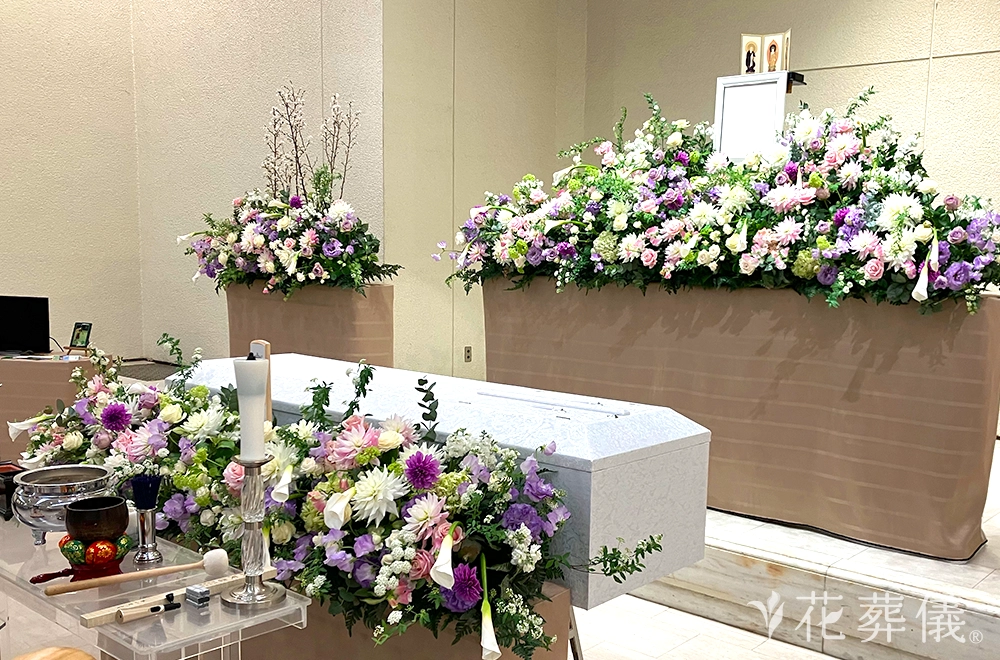 ホワイトトーチの花祭壇