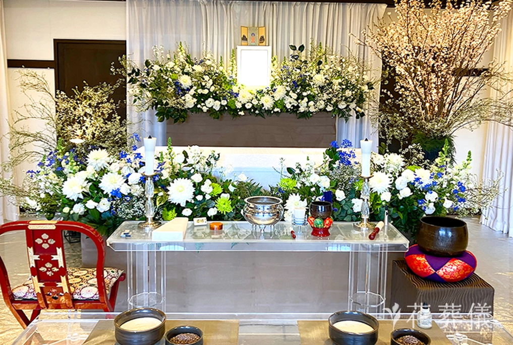 勿忘草~わすれな草~の花祭壇