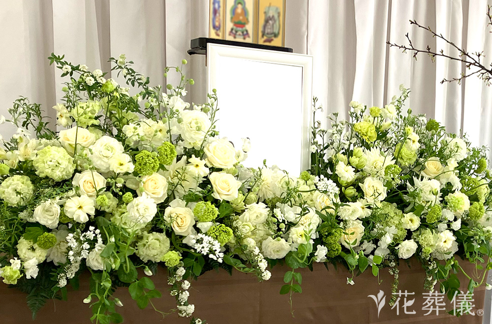 友と過ごした時間の花祭壇