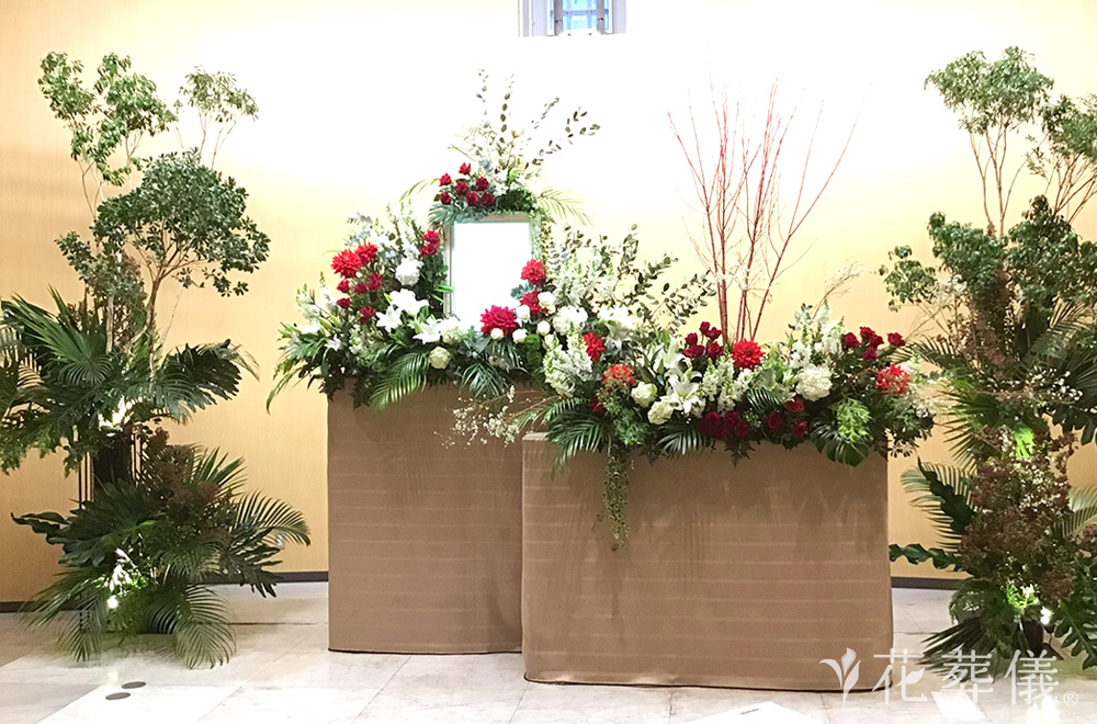 アフリカンシンフォニーの花祭壇