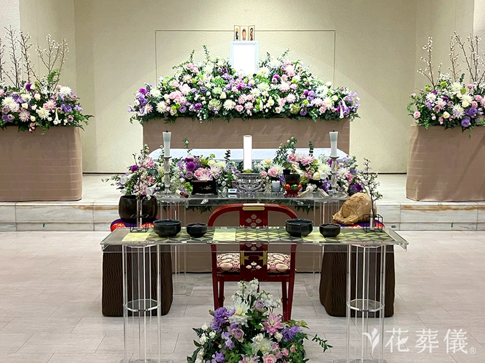 かわさき北部斎苑で葬儀を行ったお客様の祭壇写真01