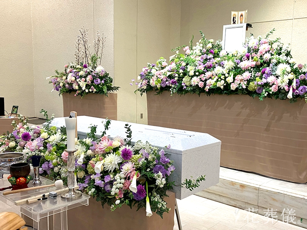 かわさき北部斎苑で葬儀を行ったお客様の祭壇写真03