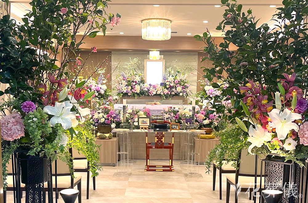 花あかりの花祭壇