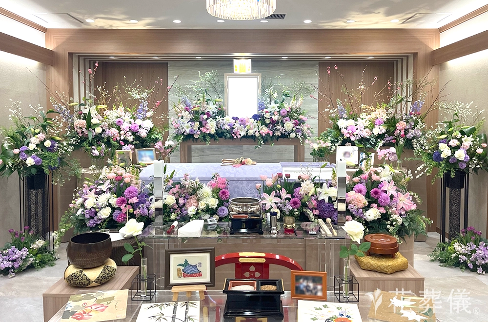花あかりの花祭壇