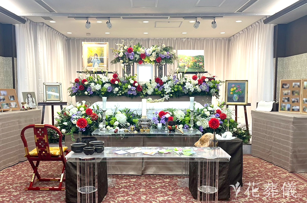 クリスマスローズと絵画の花祭壇