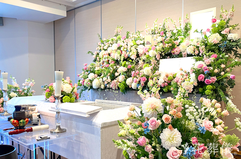 うららか日和の花祭壇