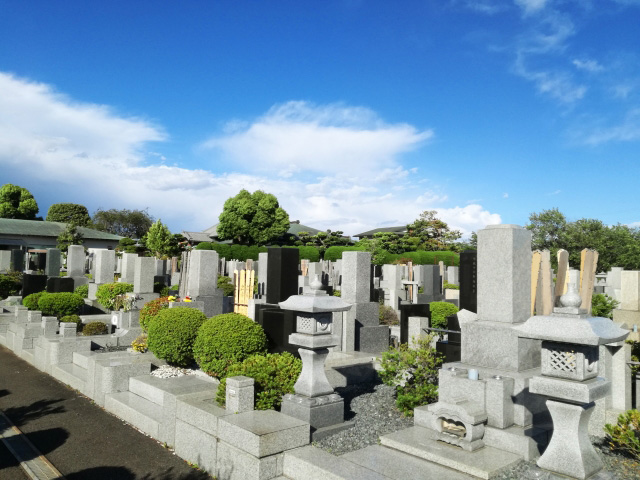 墓地移転（改葬）はご遺族・ご親戚にも相談を！慎重な判断が大切です