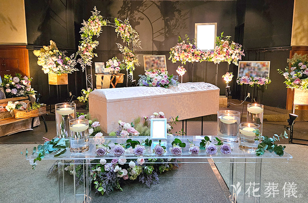 伊豆女子会旅行・海を眺めバラ園でお茶の花祭壇