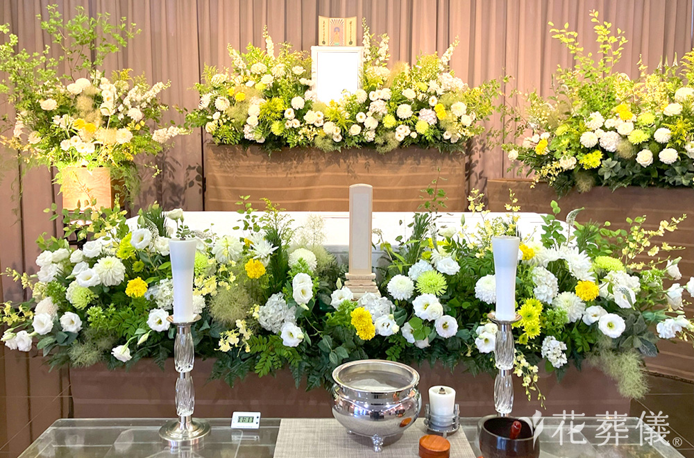 生まれ育った東北の花祭壇
