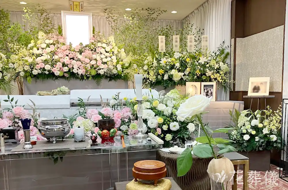 優しさ、やわらかさの花祭壇