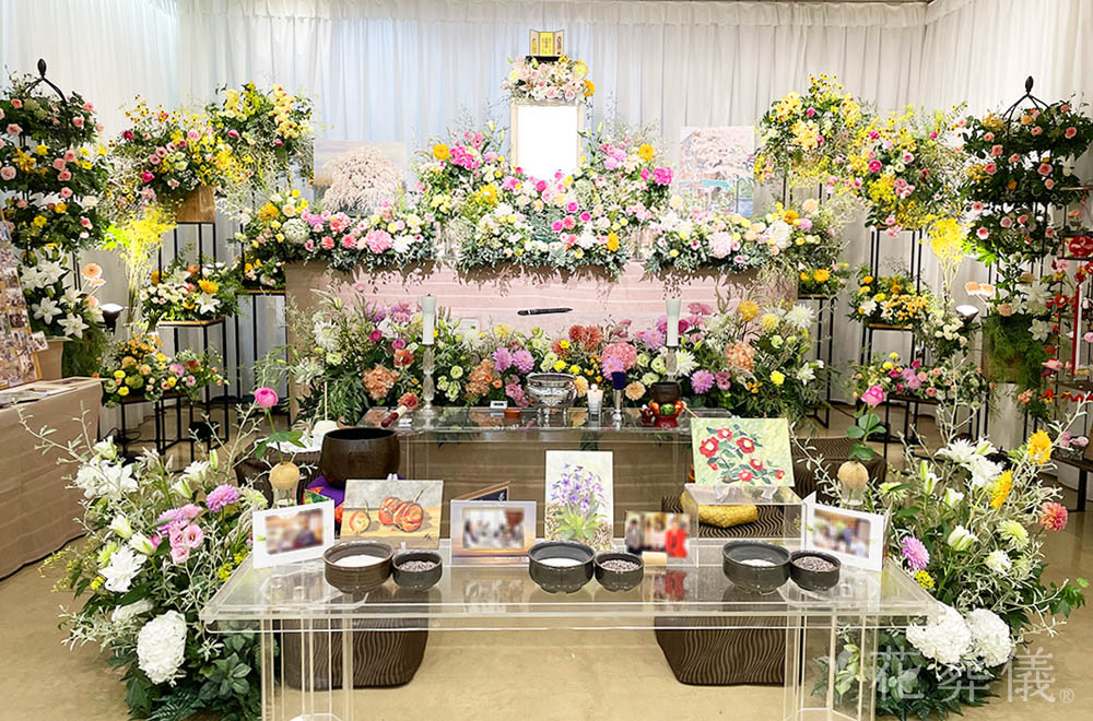 ちぎり絵作品展の花祭壇