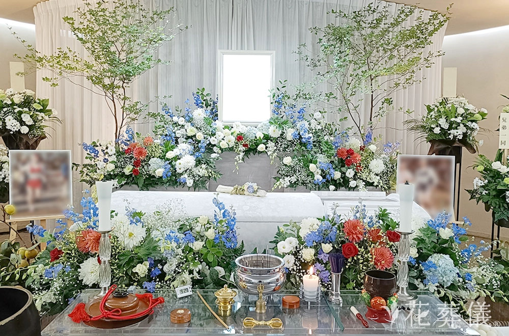 家から眺める景色の花祭壇