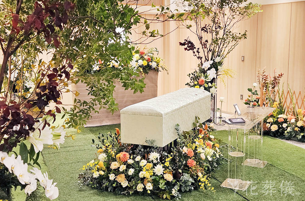 自然の中での花祭壇