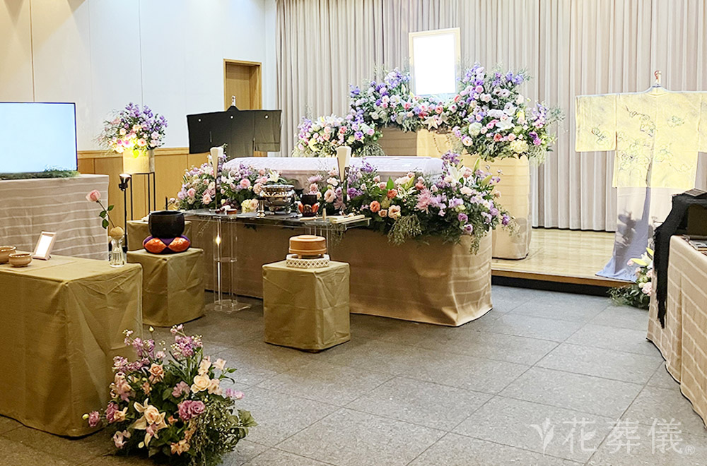 藤色の花祭壇