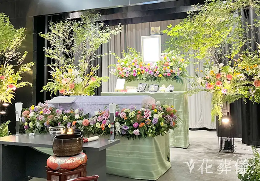 花祭壇の写真　アクティブな空間をイメージして