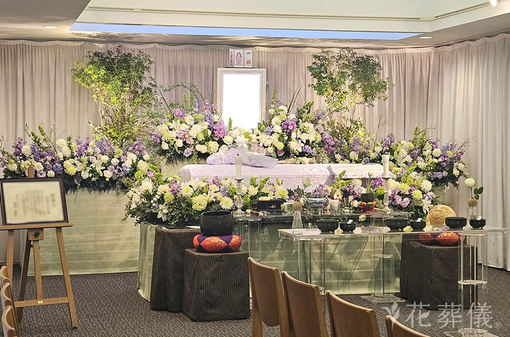 静かなるドンの花祭壇