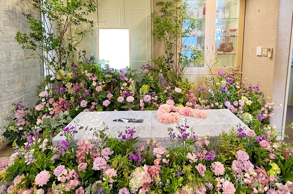 ラッキー7の花祭壇