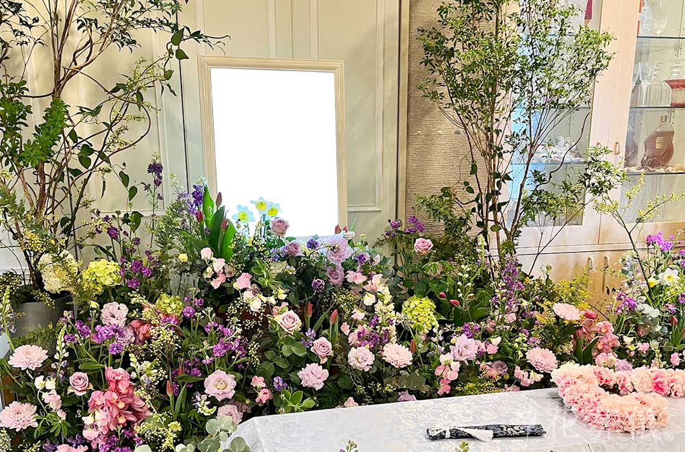 ラッキー7の花祭壇