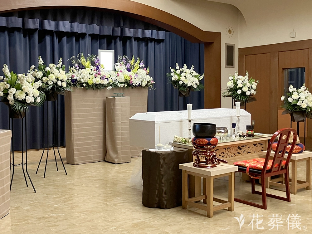 さくら斎場で葬儀を行ったお客様の祭壇写真03