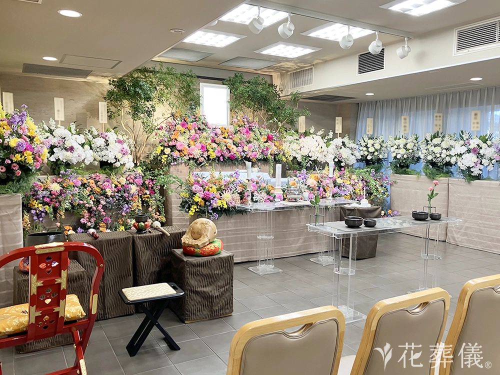 みどり会館で葬儀を行ったお客様の祭壇写真02