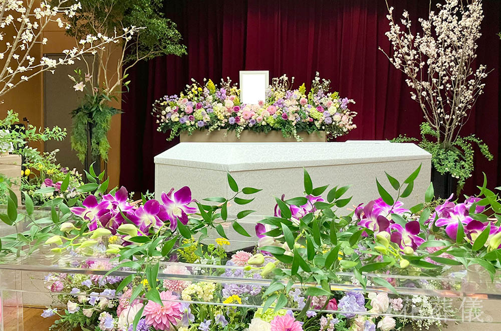 親父の大きな手の花祭壇