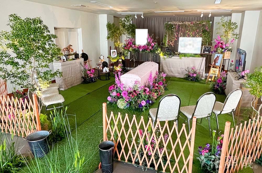 アクティブウーマンの花祭壇