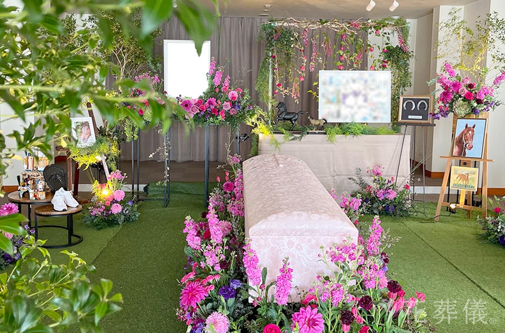 アクティブウーマンの花祭壇