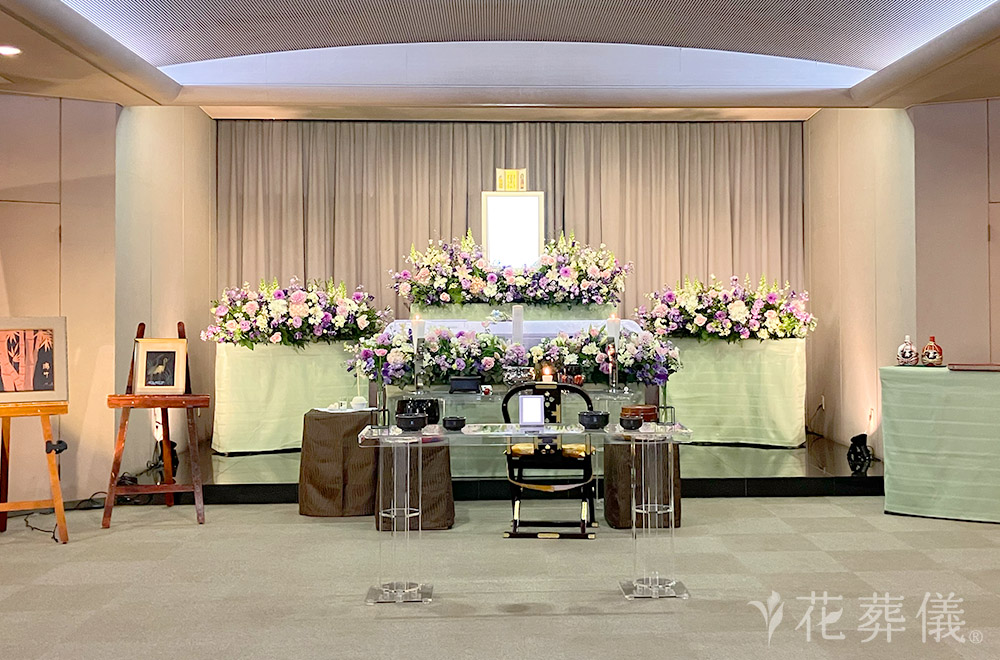 強く優しくの花祭壇